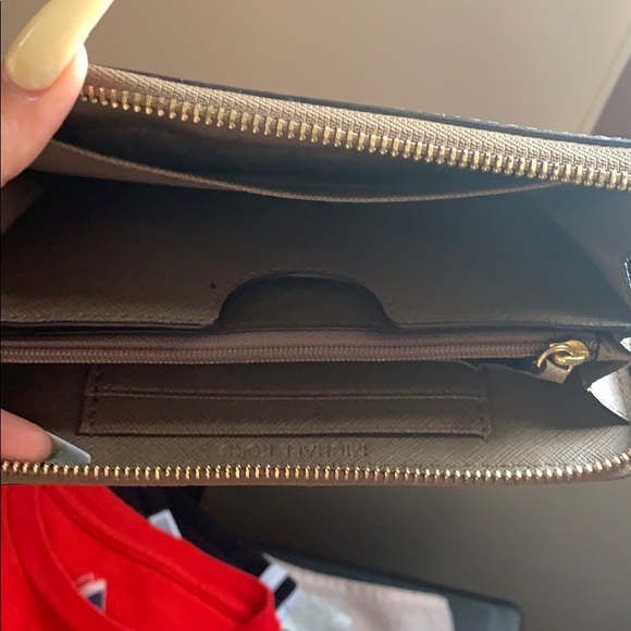Michael Kors Wristlet Wallet - Picture 2 of 2
